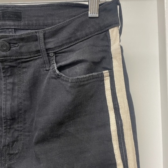 MOTHER Insider Crop Step Fray Guilty Racer Jeans - Picture 4 of 14